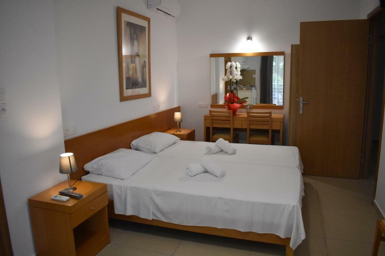 Hotel Ritsa 卡梅纳维洛拉 外观 照片